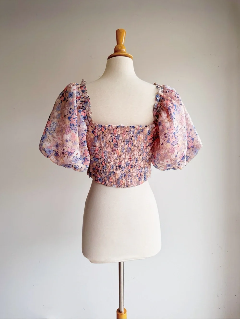 ASTR The Label Floral Smocked Puff Sleeve Crop Top Pastel Romantic M